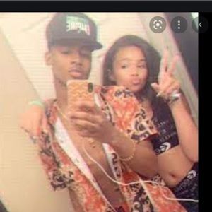 Meet your Posher, Amora